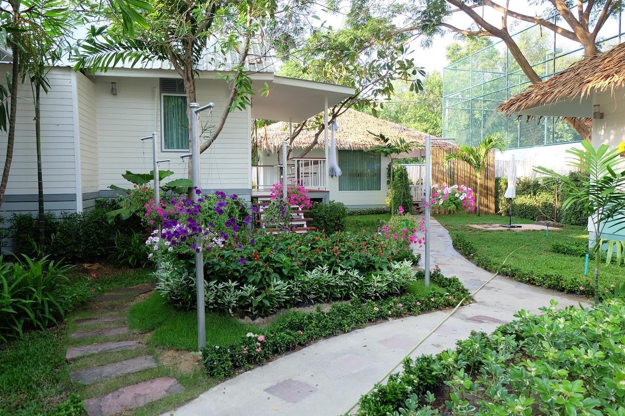 Aquna Huahin Resort Esterno foto